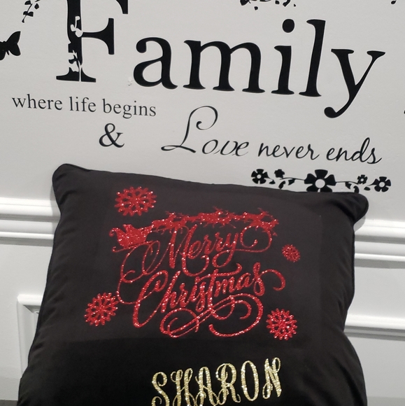 Pillows - Picture 4 of 4